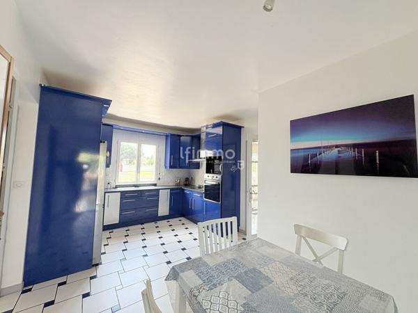 Maison familiale avec piscine, parcelle constructible et dépendance