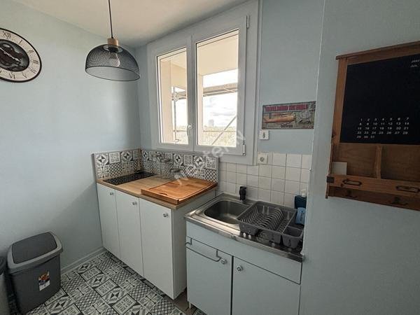 Appartement FAC GINGLIN - MEUBLE - T2 - BAIL ETUDIANT 9 Mois