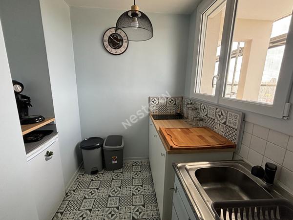 Appartement FAC GINGLIN - MEUBLE - T2 - BAIL ETUDIANT 9 Mois