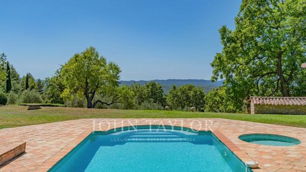 Domaine du XVIIᵉ siècle avec vue panoramique
