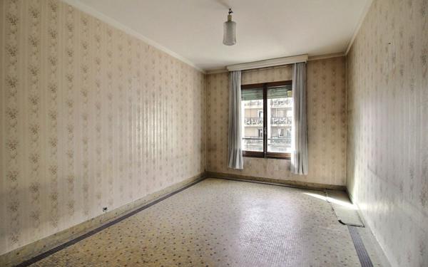 Appartement à vendre    3 pièces • 97 m2 Marseille 6