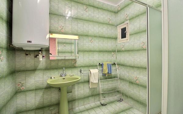 Appartement à vendre    3 pièces • 97 m2 Marseille 6