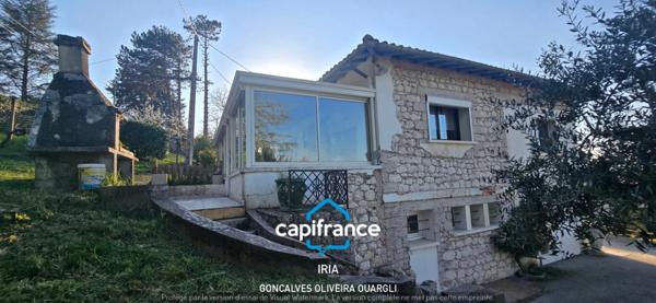 Maison en pierre semi-enterrée à vendre 5 pièces PUJOLS (47)