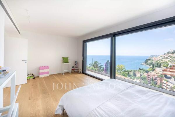 Roquebrune-Cap-Martin - villa vue mer - piscine- 5 chambres- Studio indépendant