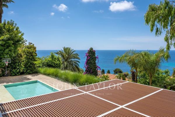 Roquebrune-Cap-Martin - villa vue mer - piscine- 5 chambres- Studio indépendant