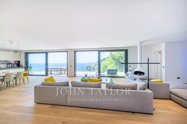 Roquebrune-Cap-Martin - villa vue mer - piscine- 5 chambres- Studio indépendant