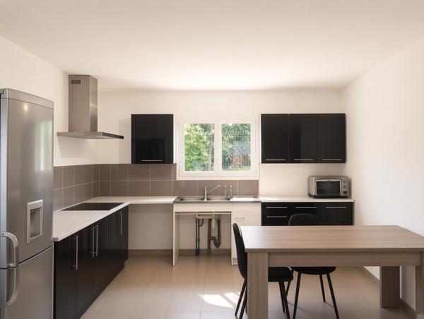 Maison
         4 pièces
        - 78 m² 365 800 € *