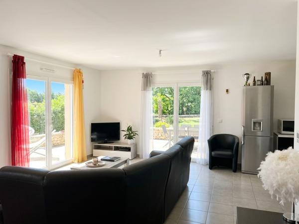 Maison
         4 pièces
        - 78 m² 365 800 € *