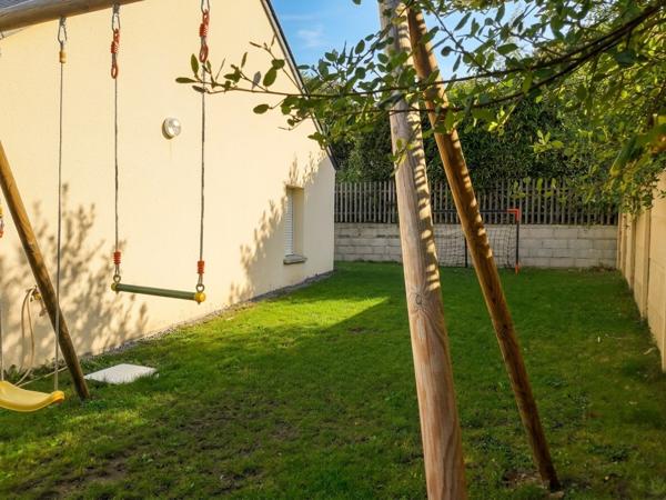 Maison
         4 pièces
        - 78 m² 365 800 € *