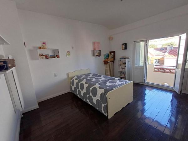 Immeuble art déco au palais des rois de Majorque- 280 m2 habitable + grenier aménagé, cave, garage et jardin