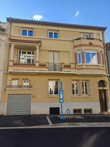 Immeuble art déco au palais des rois de Majorque- 280 m2 habitable + grenier aménagé, cave, garage et jardin