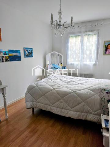 MAISON DUPLEX de 95 M2 sur son GARAGE de 40 M2 - TERRASSE de 100 M2 au CALME -