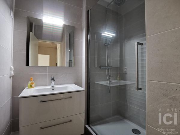 Appartement Orvault 2 pièce(s) 50.80 m2 refait avec balcon cave privative