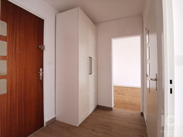 Appartement Orvault 2 pièce(s) 50.80 m2 refait avec balcon cave privative