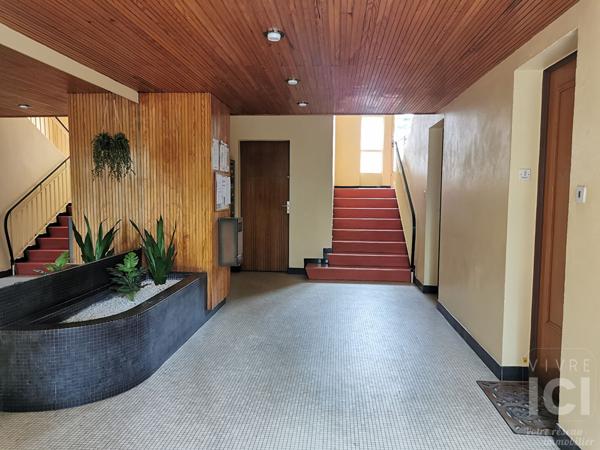 Appartement Orvault 2 pièce(s) 50.80 m2 refait avec balcon cave privative