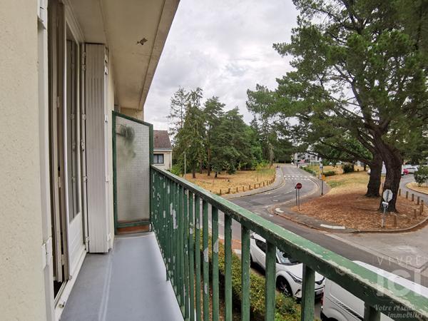 Appartement Orvault 2 pièce(s) 50.80 m2 refait avec balcon cave privative