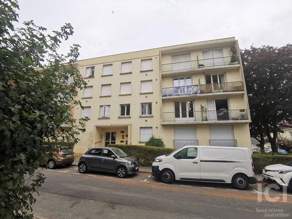 Appartement Orvault 2 pièce(s) 50.80 m2 refait avec balcon cave privative