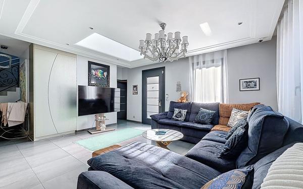 Maison à vendre    6 pièces • 153 m2 Suresnes