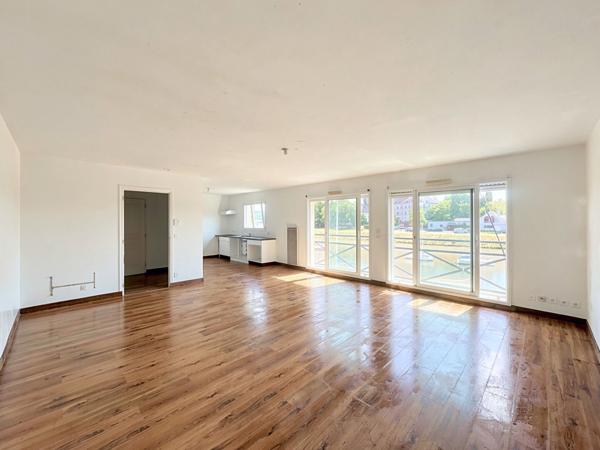 Maison de ville - 106m² - 3 chambres - Double garage - Vue Blavet