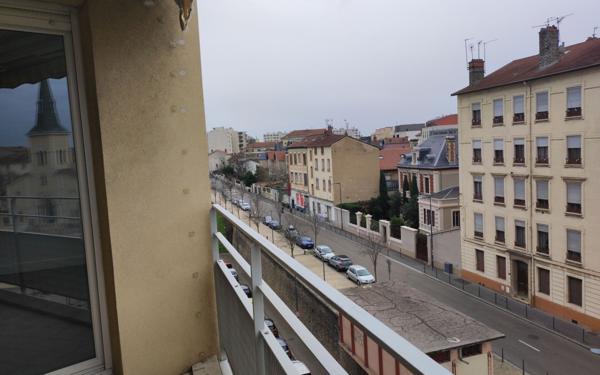 Appartement à louer    3 pièces • 69,35 m2 Villeurbanne