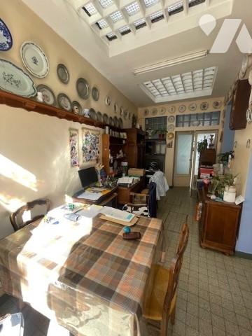 Ancienne librairie au cœur du centre-ville à usage de commerce et d’habitation