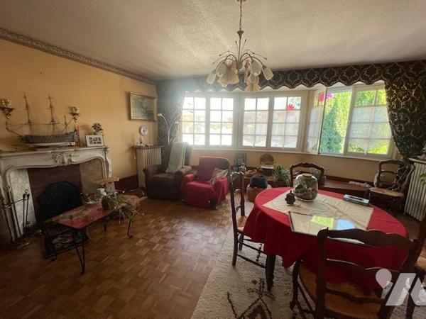 Ancienne librairie au cœur du centre-ville à usage de commerce et d’habitation