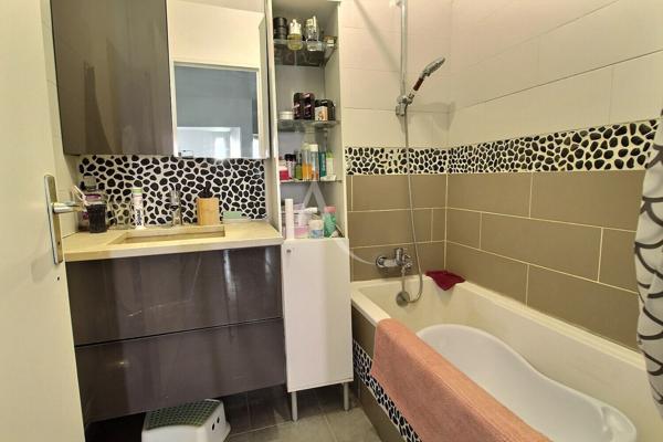 Appartement 3 pièces sur Elancourt avec parking sous-sol