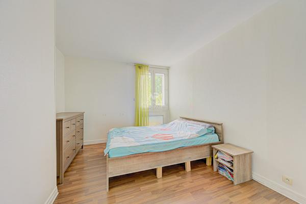 Appartement Saint Germain En Laye 3 pièces 66.43 m2 340 000 € **  - Référence  18896