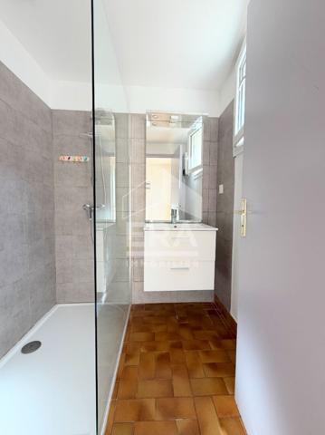 A VENDRE EN EXCLUSIVITE PERTUIS 84120 PROCHE CENTRE VILLE APPARTEMENT TYPE 1 AVEC CAVE ET COUR