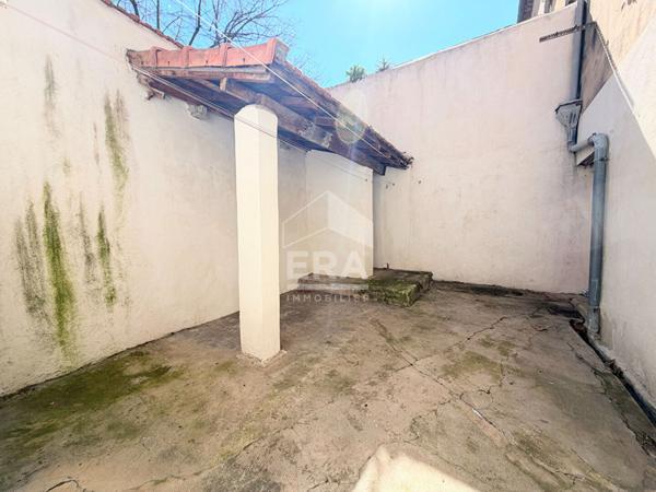 A VENDRE EN EXCLUSIVITE PERTUIS 84120 PROCHE CENTRE VILLE APPARTEMENT TYPE 1 AVEC CAVE ET COUR