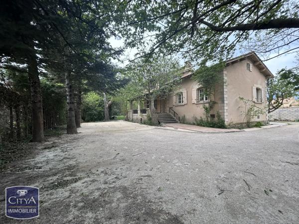 Maison à vendre 7 pièces 150m² Entraigues-sur-la-Sorgue (84320)