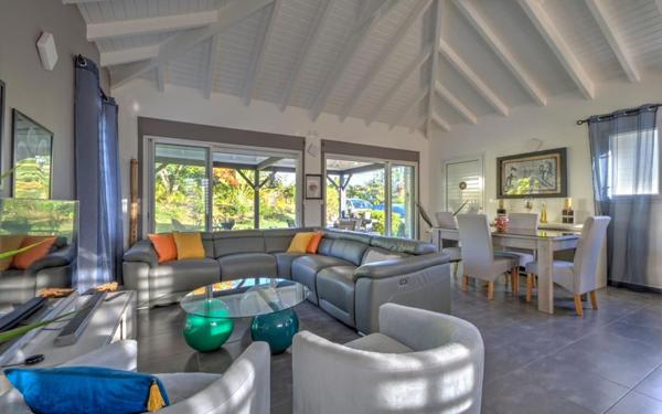 Maison à vendre    9 pièces •  Sainte-Anne