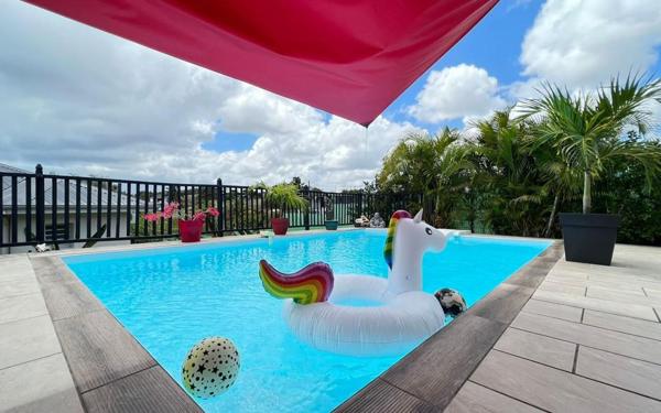 Maison à vendre    9 pièces •  Sainte-Anne