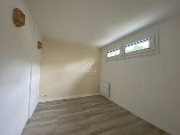 Appartement 3 pièces à louer en centre-ville de Pontoise avec terrasse Loyer 1 290 €/mois charges comprises **  - Référence  MG11340