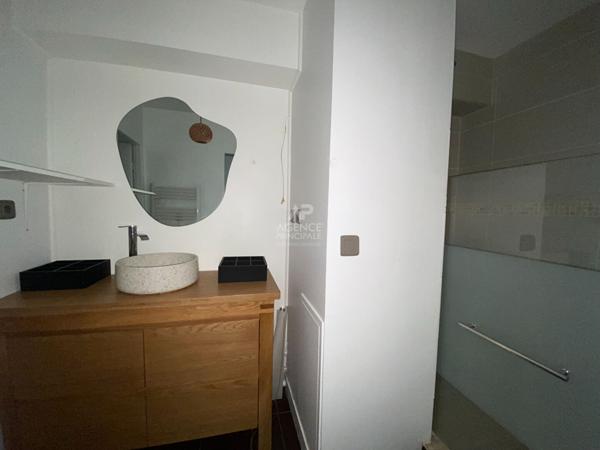 Appartement 3 pièces à louer en centre-ville de Pontoise avec terrasse Loyer 1 290 €/mois charges comprises **  - Référence  MG11340