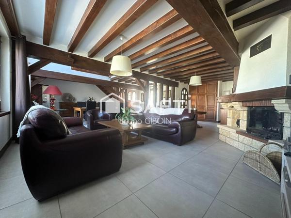 Maison 292 m², 8 pièces, 6 chambres, Piscine, Garage