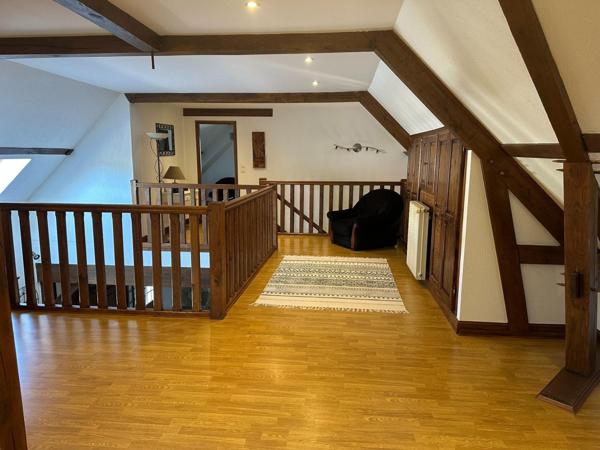 Maison 292 m², 8 pièces, 6 chambres, Piscine, Garage