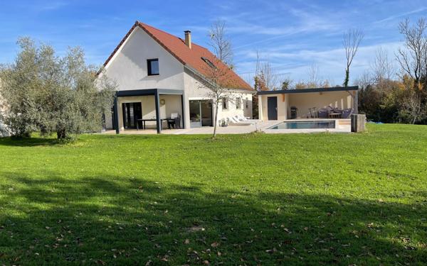 Maison à vendre    6 pièces • 170 m2 Mont-sous-Vaudrey