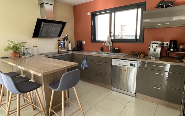 Maison à vendre    6 pièces • 170 m2 Mont-sous-Vaudrey