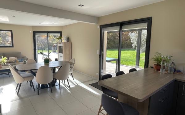 Maison à vendre    6 pièces • 170 m2 Mont-sous-Vaudrey