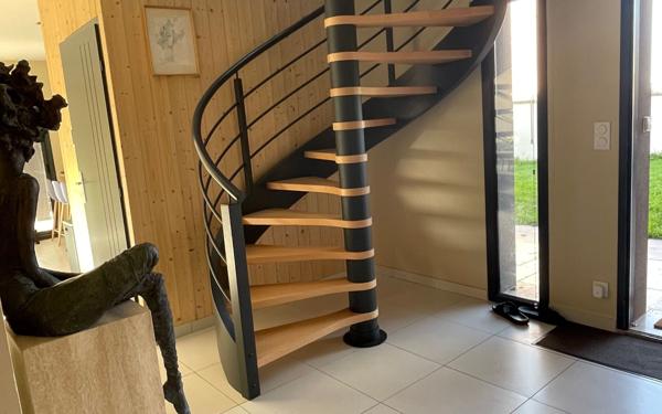 Maison à vendre    6 pièces • 170 m2 Mont-sous-Vaudrey