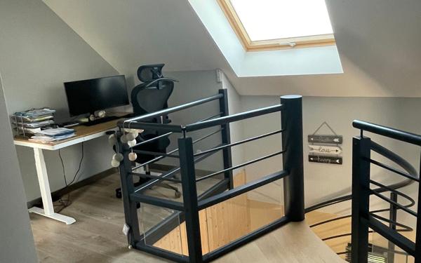 Maison à vendre    6 pièces • 170 m2 Mont-sous-Vaudrey