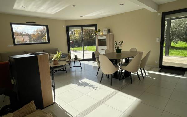 Maison à vendre    6 pièces • 170 m2 Mont-sous-Vaudrey