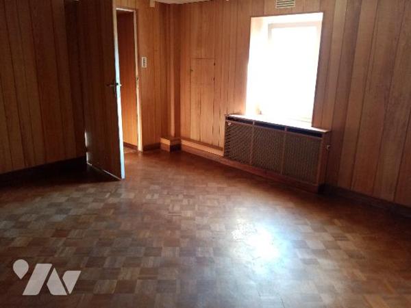 secteur très calme, maison de village de 99 m² sur 2 niveaux