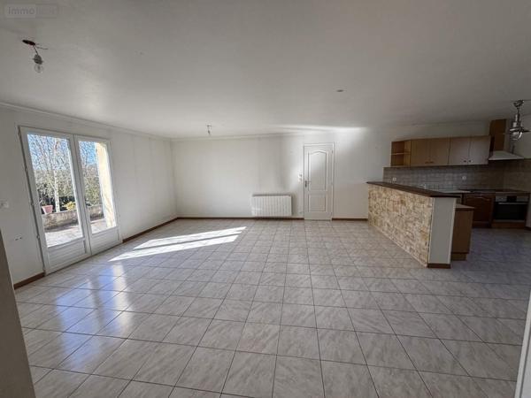 Maison à vendre à Bessé-sur-Braye dans la Sarthe (72310), ref : 101/1735