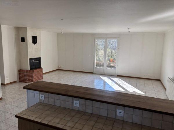 Maison à vendre à Bessé-sur-Braye dans la Sarthe (72310), ref : 101/1735