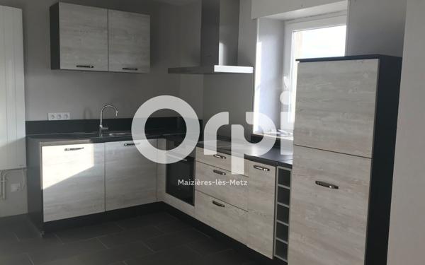 Appartement à louer    4 pièces • 84 640 m2 Rosselange