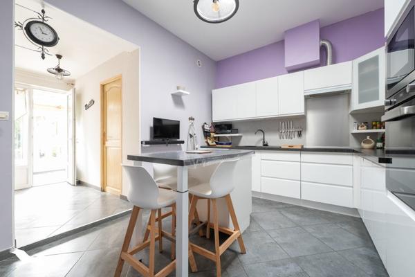 Maison à vendre 299 900 € Rochefort 5 p 118 m² DPE D