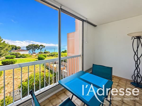 À VENDRE - STUDIO VUE MER AVEC VÉRANDA - VENDU LOUÉ