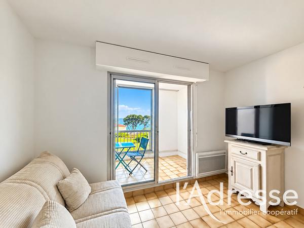 À VENDRE - STUDIO VUE MER AVEC VÉRANDA - VENDU LOUÉ